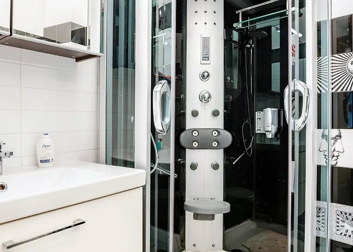 Gemelli - Black&white Urban Loft Apartment